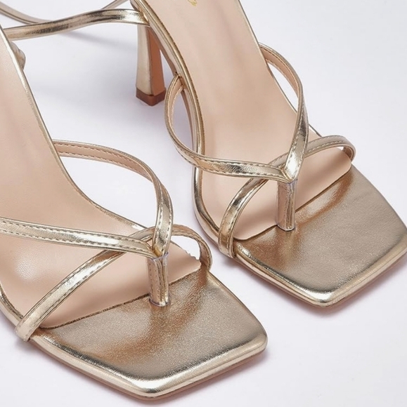 Elisabet Tang Gold Lace Up Square Open Toe Thong 4 inch Heeled SanDals Size 8.5 - Picture 10 of 12